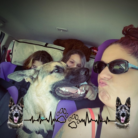 Meet your Posher, Andrea - Picture 1 of 1